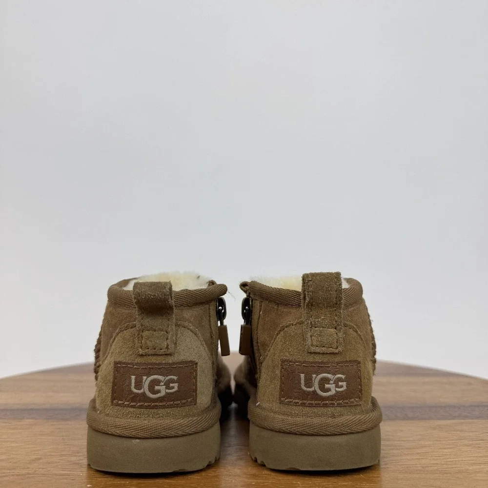 Little Kids‎ Ugg Classic Ultra Mini Zippered Brown Suede Comfort Lined Boots 7 C